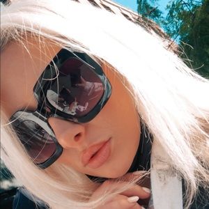 Meet your Posher, Jillian